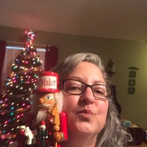 Meet your Posher, Angie